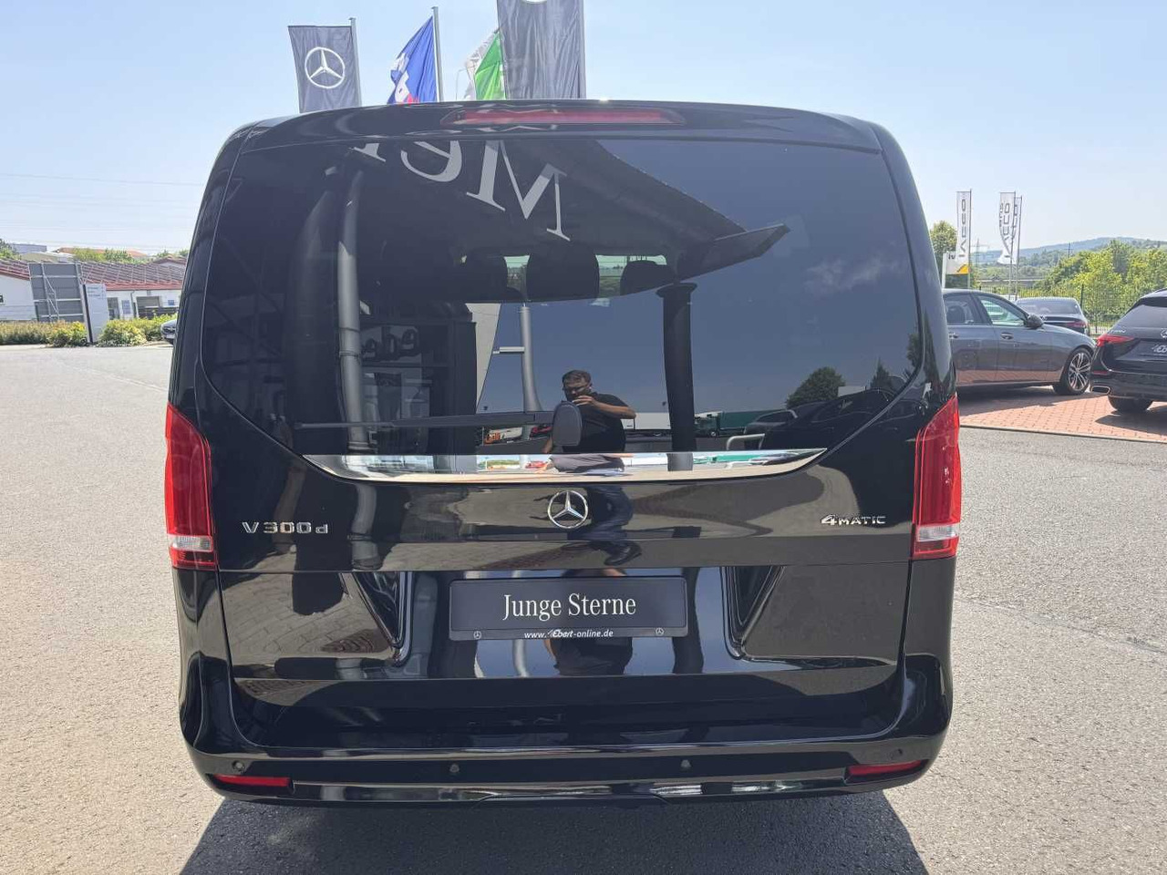 Mercedes-Benz V 300 d 4MATIC AVA 3430 AHK2,5 DISTRONIC 360 - Kisbusz: 5 kép. Mercedes-Benz V 300 d 4MATIC AVA 3430 AHK2,5 DISTRONIC 360 - Kisbusz: 5 kép.