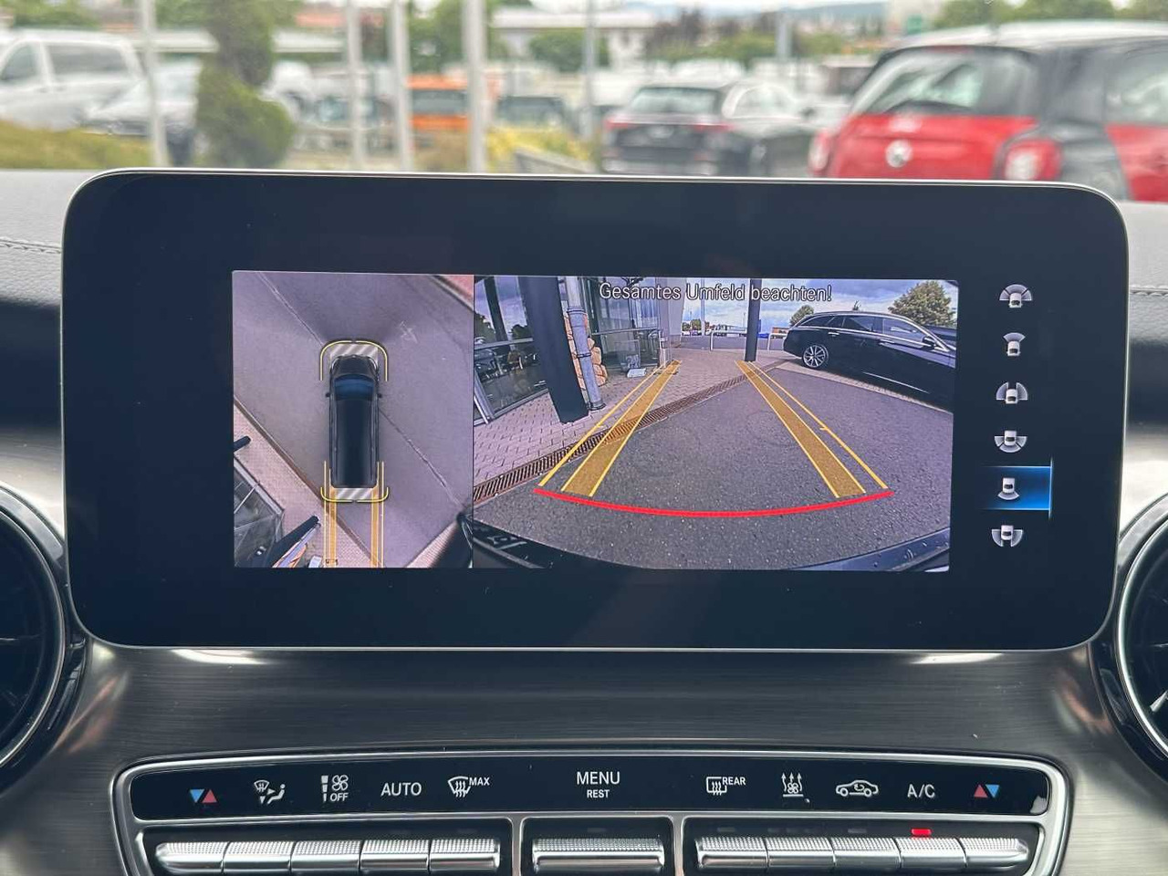 Kombi Mercedes-Benz V 300 d 4MATIC EXCLUSIVE AMG Panorama DISTRONIC: 15 kép.