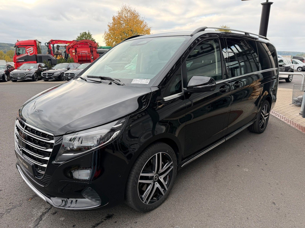Mercedes-Benz V 300 d 4MATIC EXCLUSIVE Luxus-Sitze AHK2,5to - Kombi: 3 kép. Mercedes-Benz V 300 d 4MATIC EXCLUSIVE Luxus-Sitze AHK2,5to - Kombi: 3 kép.