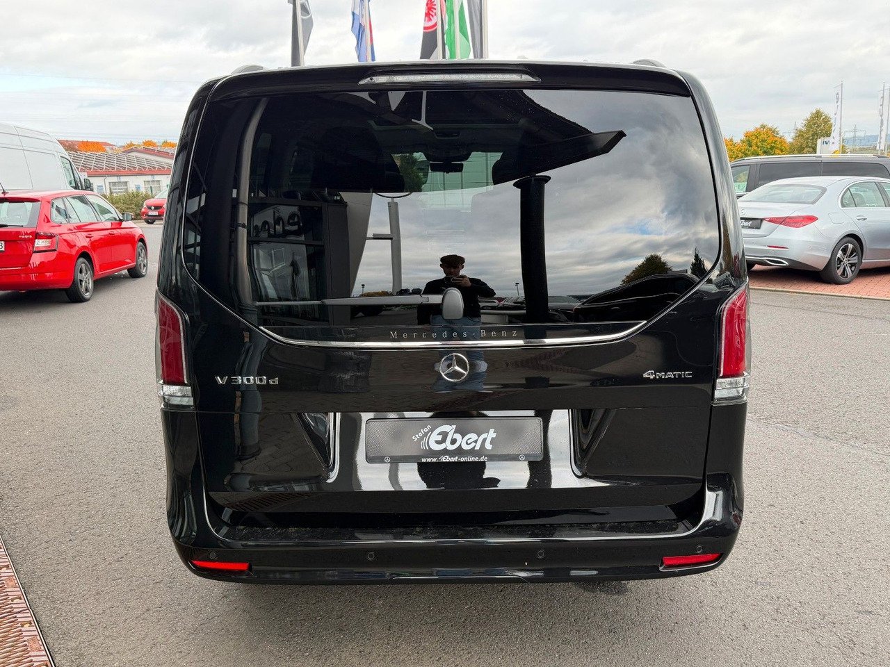 Mercedes-Benz V 300 d 4MATIC EXCLUSIVE Luxus-Sitze AHK2,5to - Kombi: 5 kép. Mercedes-Benz V 300 d 4MATIC EXCLUSIVE Luxus-Sitze AHK2,5to - Kombi: 5 kép.