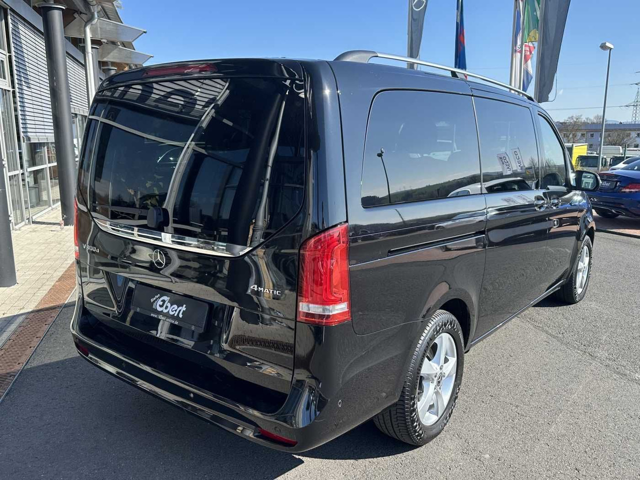 Mercedes-Benz V 300 d AVA ED 4MATIC AHK2,5to Standheiz 360Kam - Autó: 4 kép. Mercedes-Benz V 300 d AVA ED 4MATIC AHK2,5to Standheiz 360Kam - Autó: 4 kép.