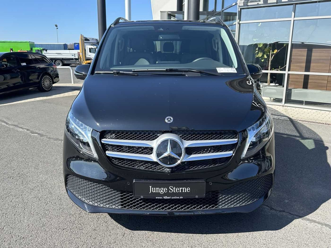 Mercedes-Benz V 300 d AVA ED 4MATIC AHK2,5to Standheiz 360Kam - Autó: 2 kép. Mercedes-Benz V 300 d AVA ED 4MATIC AHK2,5to Standheiz 360Kam - Autó: 2 kép.