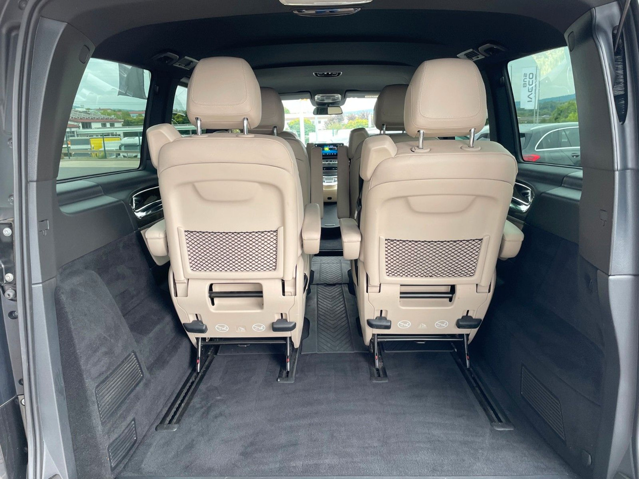 Mercedes-Benz V 300 d AVA ED 4MATIC Sitzklima Burmester 6Sitze - Kombi: 5 kép. Mercedes-Benz V 300 d AVA ED 4MATIC Sitzklima Burmester 6Sitze - Kombi: 5 kép.