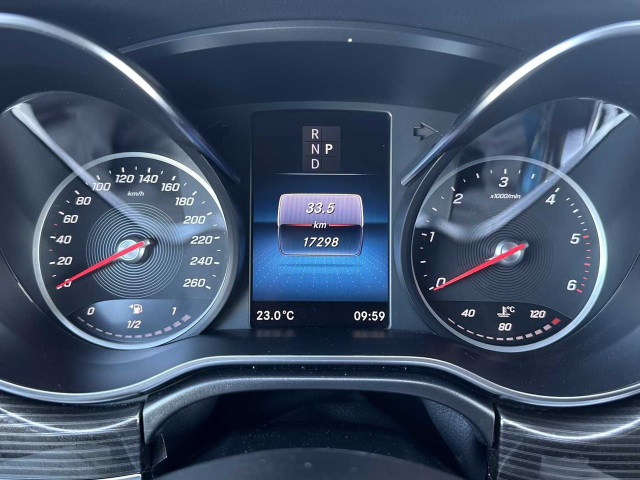 Autó Mercedes-Benz V 300 d AVA ED 6Sitze Burmester 360Kamera el Tür: 12 kép.