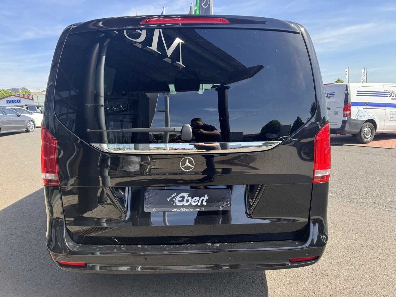 Mercedes-Benz V 300 d AVA Extralang AIRMATIC Standheiz 360Kam - Autó: 5 kép. Mercedes-Benz V 300 d AVA Extralang AIRMATIC Standheiz 360Kam - Autó: 5 kép.
