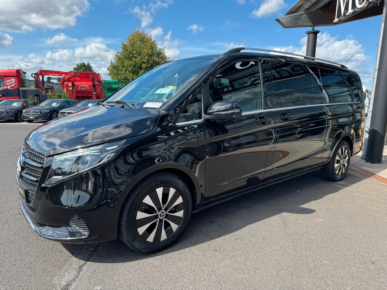 Mercedes-Benz V 300 d AVANTGARDE Extralang 360Kamera Standheiz - Kombi: 2 kép. Mercedes-Benz V 300 d AVANTGARDE Extralang 360Kamera Standheiz - Kombi: 2 kép.
