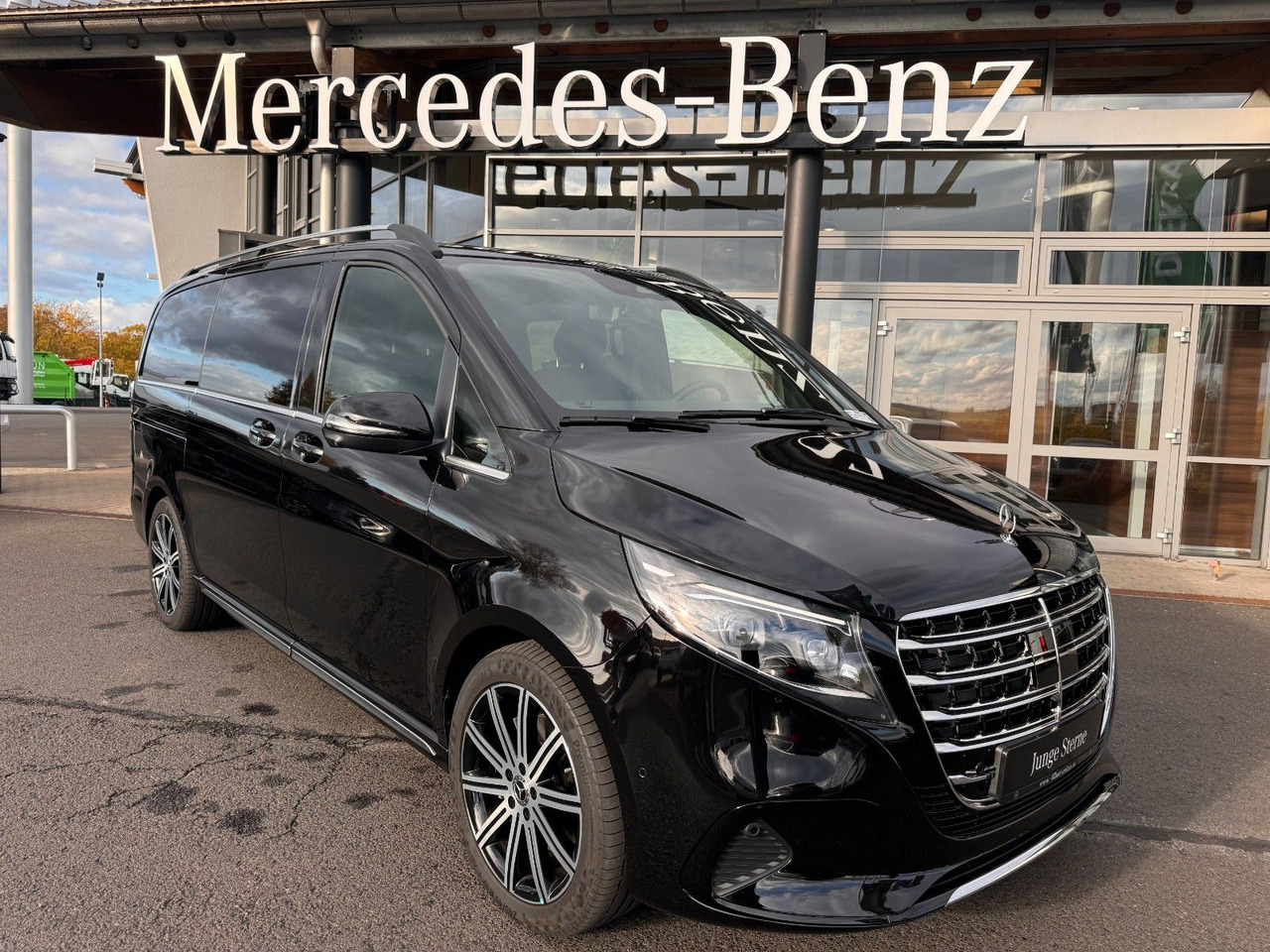 Mercedes-Benz V 300 d EXCLUSIVE AIRMATIC AHK2,5 Standheiz - Kisbusz: 1 kép. Mercedes-Benz V 300 d EXCLUSIVE AIRMATIC AHK2,5 Standheiz - Kisbusz: 1 kép.