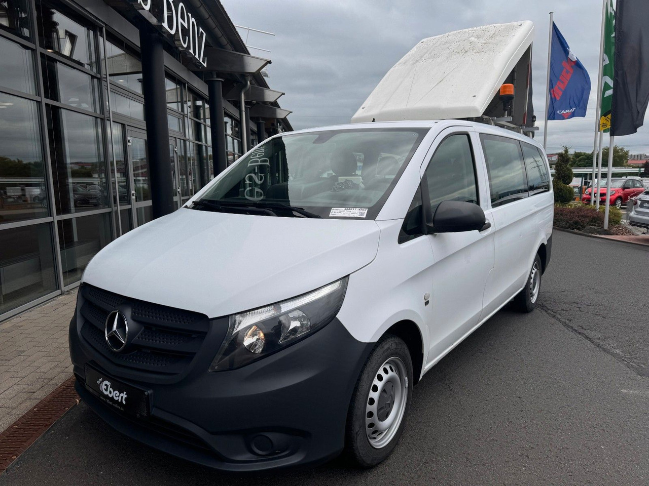 Mercedes-Benz Vito 111 CDI Tourer Begleitfahrzeug BF3+ / WVZ - Kisbusz: 5 kép. Mercedes-Benz Vito 111 CDI Tourer Begleitfahrzeug BF3+ / WVZ - Kisbusz: 5 kép.