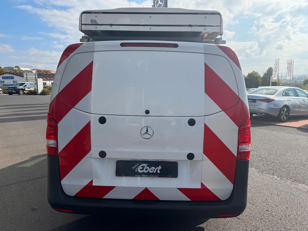 Mercedes-Benz Vito 111 CDI Tourer Begleitfahrzeug BF3+ / WVZ - Kisbusz: 5 kép. Mercedes-Benz Vito 111 CDI Tourer Begleitfahrzeug BF3+ / WVZ - Kisbusz: 5 kép.