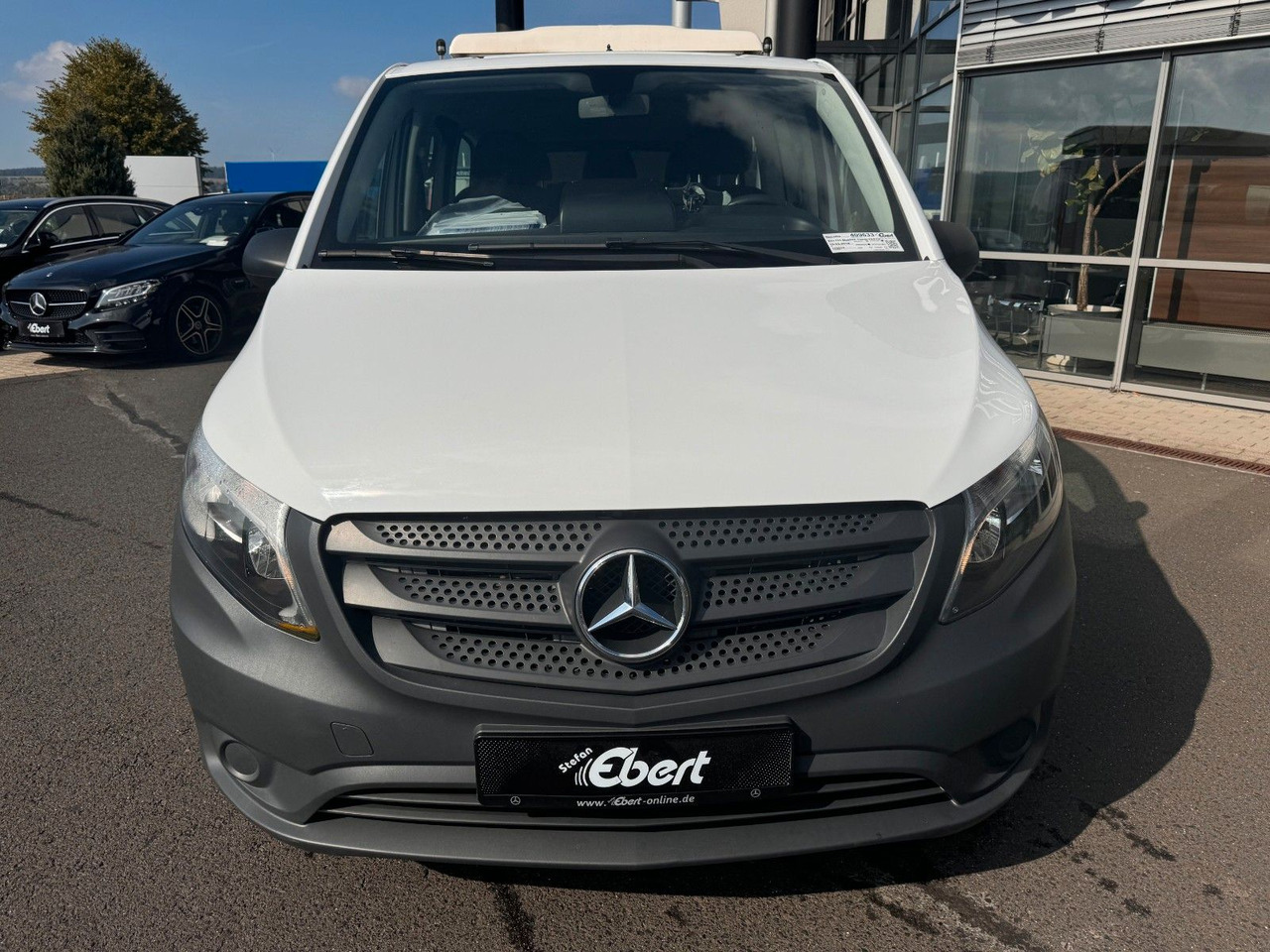 Mercedes-Benz Vito 111 CDI Tourer Begleitfahrzeug BF3+ / WVZ - Kis furgon: 2 kép. Mercedes-Benz Vito 111 CDI Tourer Begleitfahrzeug BF3+ / WVZ - Kis furgon: 2 kép.