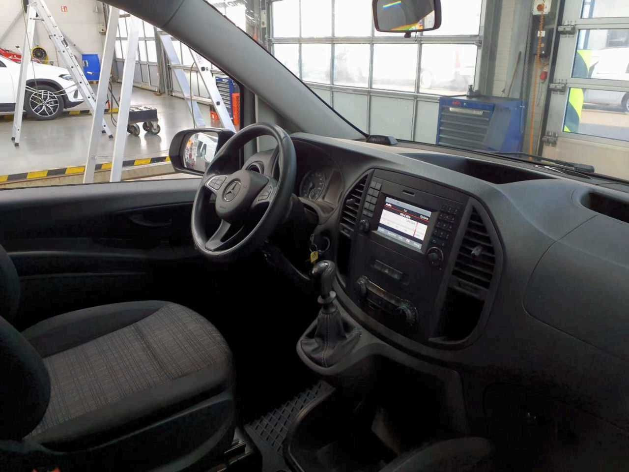 Mercedes-Benz Vito 114 CDI Mixto Klima Kamera Tempomat AHK - Kisbusz, Duplakabinos kisteherautó: 5 kép. Mercedes-Benz Vito 114 CDI Mixto Klima Kamera Tempomat AHK - Kisbusz, Duplakabinos kisteherautó: 5 kép.