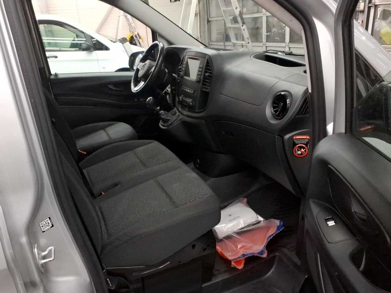Mercedes-Benz Vito 114 CDI Mixto Regal AHK Klima PARKTRONIC - Kisbusz: 5 kép. Mercedes-Benz Vito 114 CDI Mixto Regal AHK Klima PARKTRONIC - Kisbusz: 5 kép.