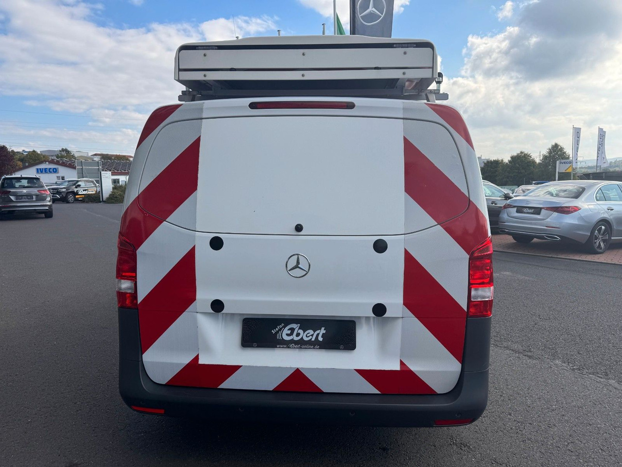 Mercedes-Benz Vito 114 CDI Tourer Begleitfahrzeug BF3+ / WVZ - Furgon: 5 kép. Mercedes-Benz Vito 114 CDI Tourer Begleitfahrzeug BF3+ / WVZ - Furgon: 5 kép.