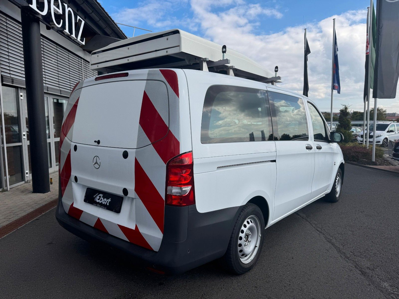 Mercedes-Benz Vito 114 CDI Tourer Begleitfahrzeug BF3+ / WVZ - Kisbusz: 4 kép. Mercedes-Benz Vito 114 CDI Tourer Begleitfahrzeug BF3+ / WVZ - Kisbusz: 4 kép.