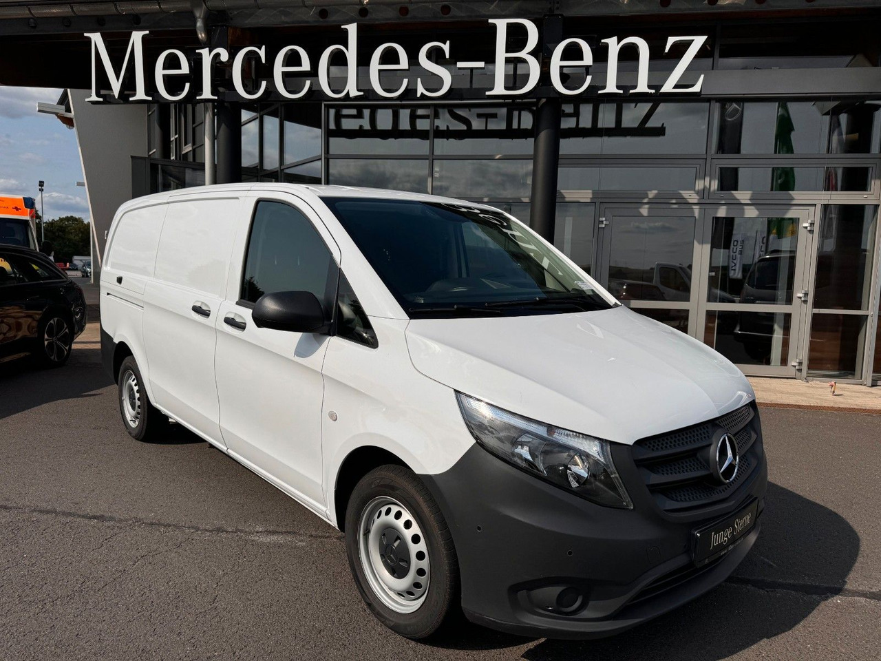 Mercedes-Benz Vito 116 CDI 3200 Klima Kamera Audio40 - Furgon: 1 kép. Mercedes-Benz Vito 116 CDI 3200 Klima Kamera Audio40 - Furgon: 1 kép.