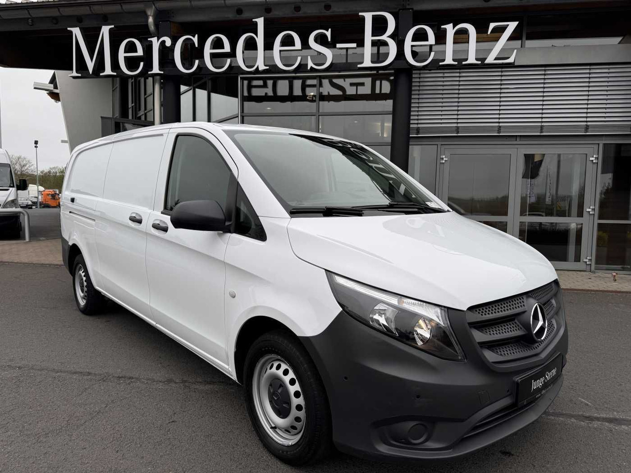 Mercedes-Benz Vito 116 CDI Extralang Klima Kamera Audio40 SHZ - Kis furgon: 1 kép. Mercedes-Benz Vito 116 CDI Extralang Klima Kamera Audio40 SHZ - Kis furgon: 1 kép.