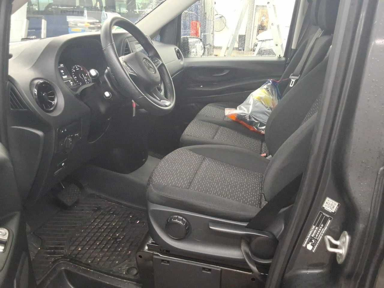 Mercedes-Benz Vito 116 CDI Tourer 2xKlima AHK Kamera Audio40 - Autó: 5 kép. Mercedes-Benz Vito 116 CDI Tourer 2xKlima AHK Kamera Audio40 - Autó: 5 kép.