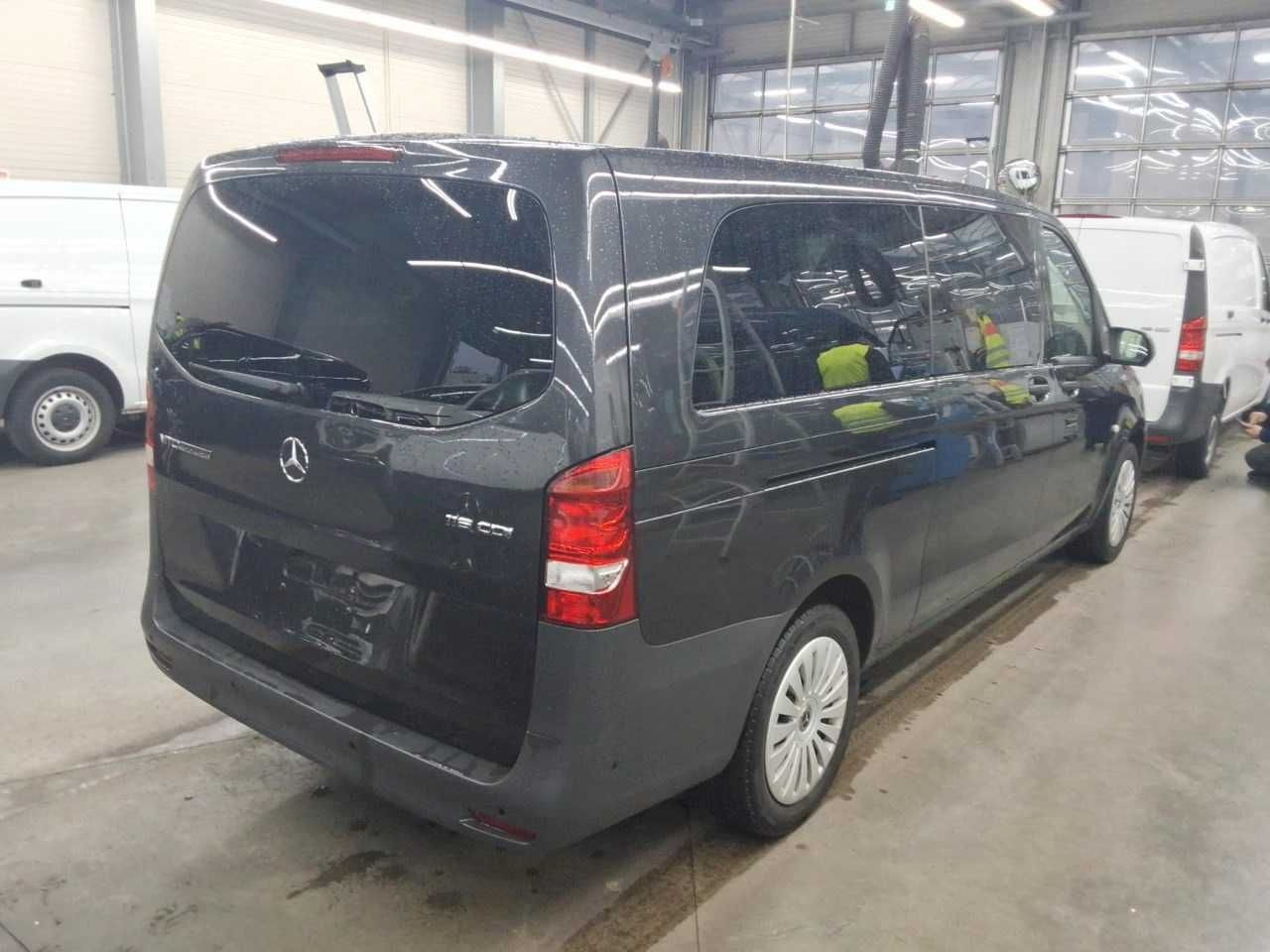 Mercedes-Benz Vito 116 CDI Tourer 2xKlima AHK Kamera Audio40 - Autó: 3 kép. Mercedes-Benz Vito 116 CDI Tourer 2xKlima AHK Kamera Audio40 - Autó: 3 kép.