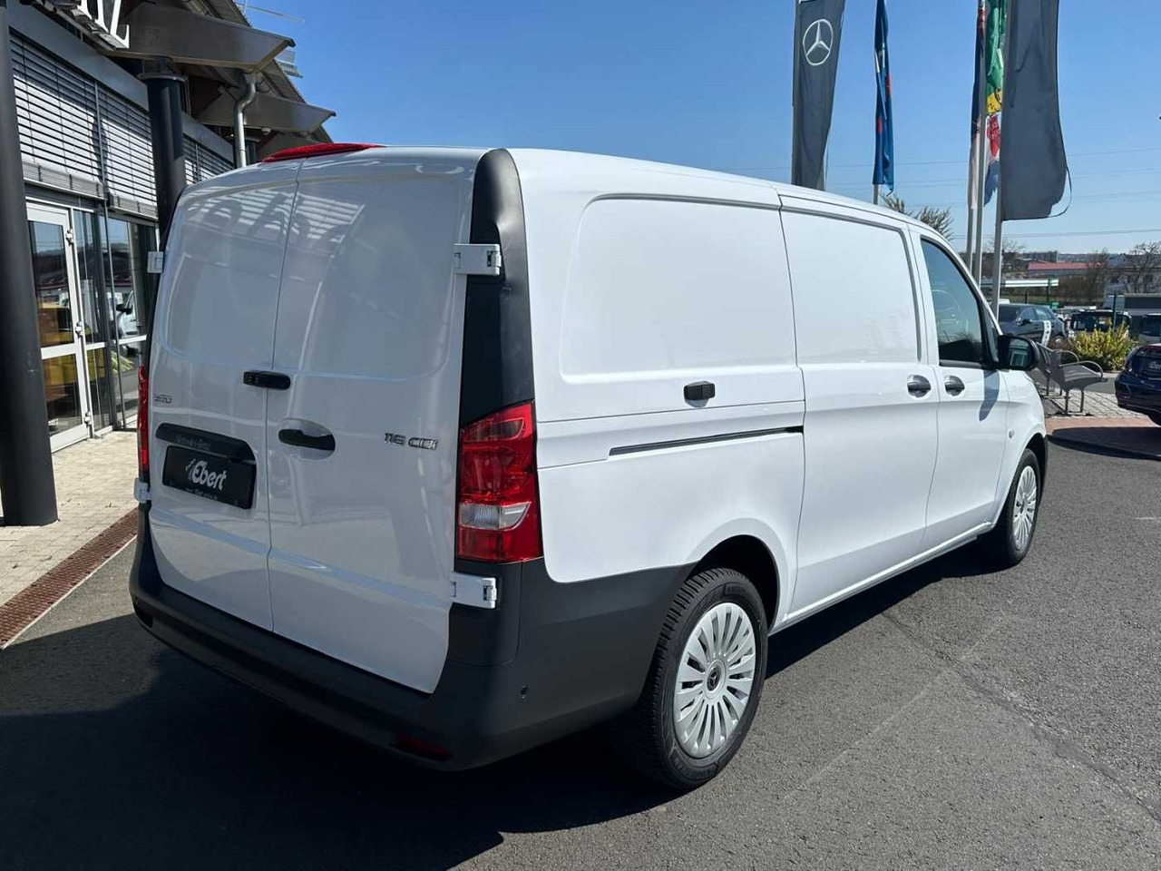Mercedes-Benz Vito 116 CDI neues Modell Klima Kamera MBUX - Kis furgon: 4 kép. Mercedes-Benz Vito 116 CDI neues Modell Klima Kamera MBUX - Kis furgon: 4 kép.