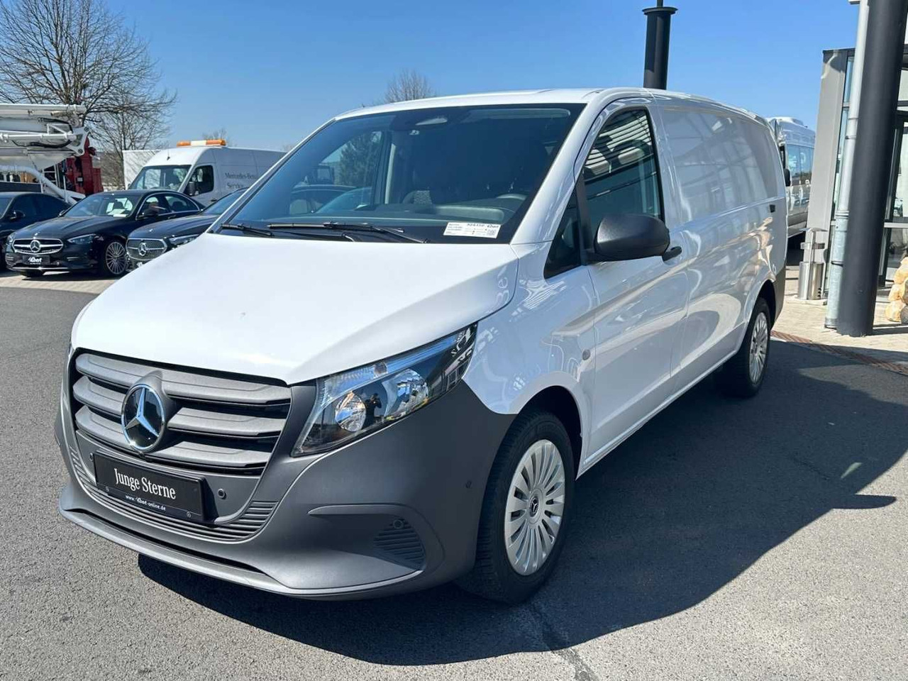 Mercedes-Benz Vito 116 CDI neues Modell Klima Kamera MBUX - Kis furgon: 3 kép. Mercedes-Benz Vito 116 CDI neues Modell Klima Kamera MBUX - Kis furgon: 3 kép.