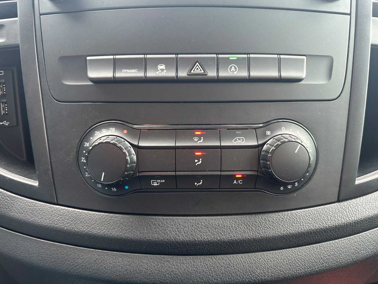 Kisbusz Mercedes-Benz Vito 119 CDI Tourer 3200 Klima AHK Tempomat: 12 kép.