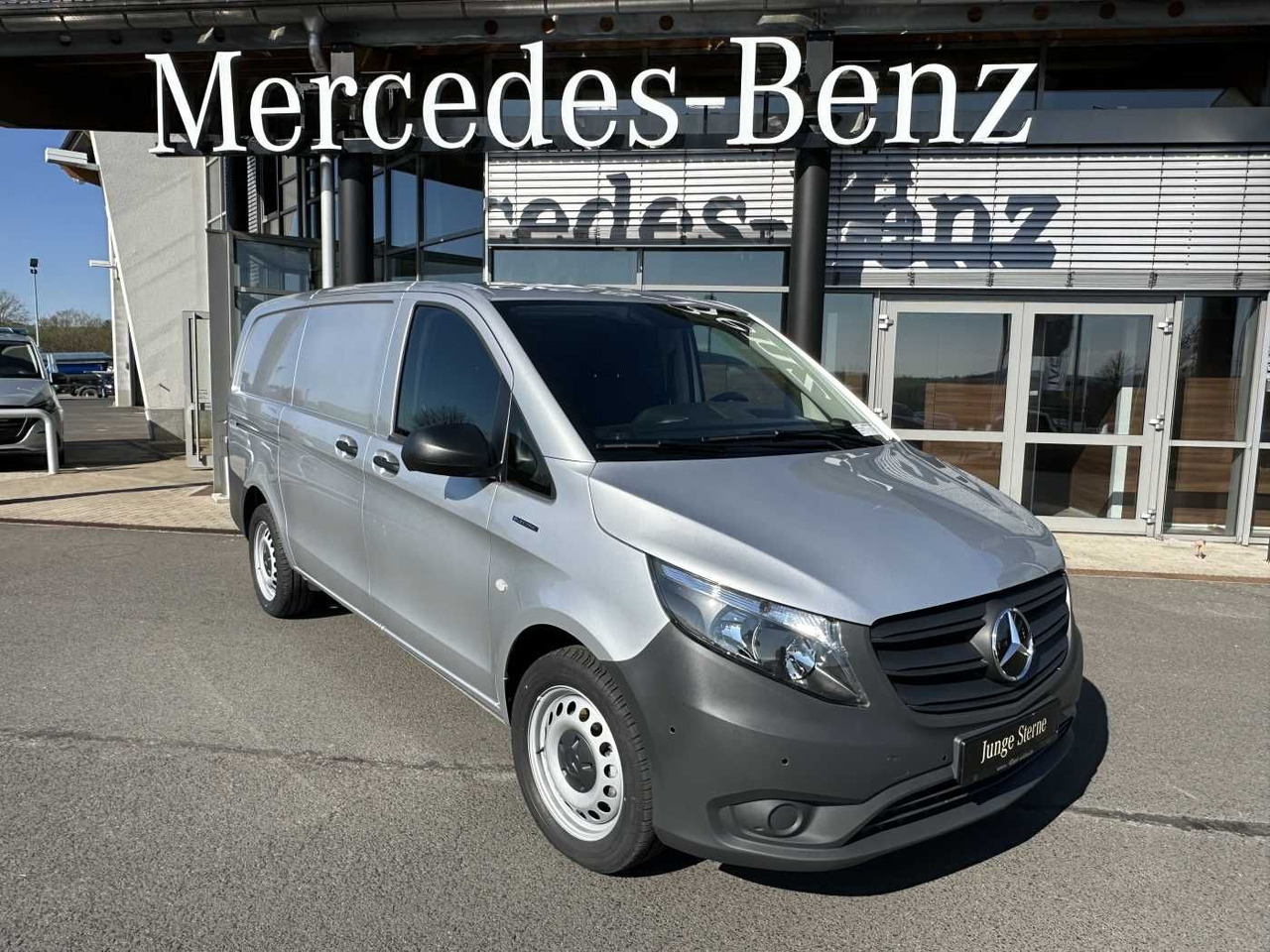 Mercedes-Benz eVito 112 Audio 30 Sitzheizung Kamera Tempomat - Kis furgon, Elektromos kisteherautó: 1 kép. Mercedes-Benz eVito 112 Audio 30 Sitzheizung Kamera Tempomat - Kis furgon, Elektromos kisteherautó: 1 kép.