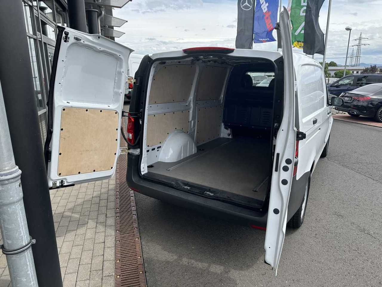 Kis furgon, Elektromos kisteherautó Mercedes-Benz eVito 112 Klima Kamera Navi SHZ Tempomat: 6 kép.