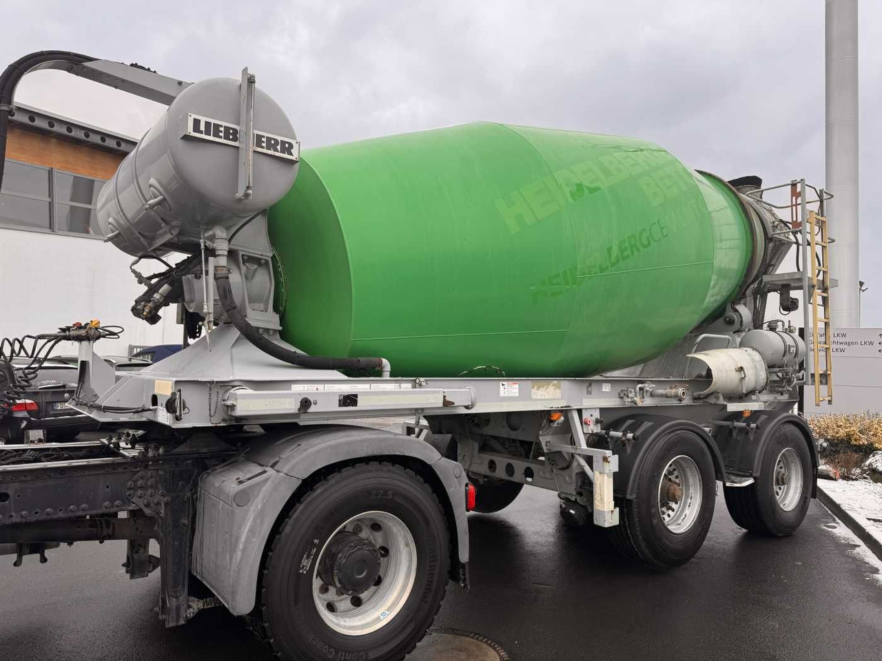 Müller-Mitteltal SF32BM/BT Liebherr HTM1004 10m³ BPW Liftachse - Betonkeverő félpótkocsi: 4 kép. Müller-Mitteltal SF32BM/BT Liebherr HTM1004 10m³ BPW Liftachse - Betonkeverő félpótkocsi: 4 kép.