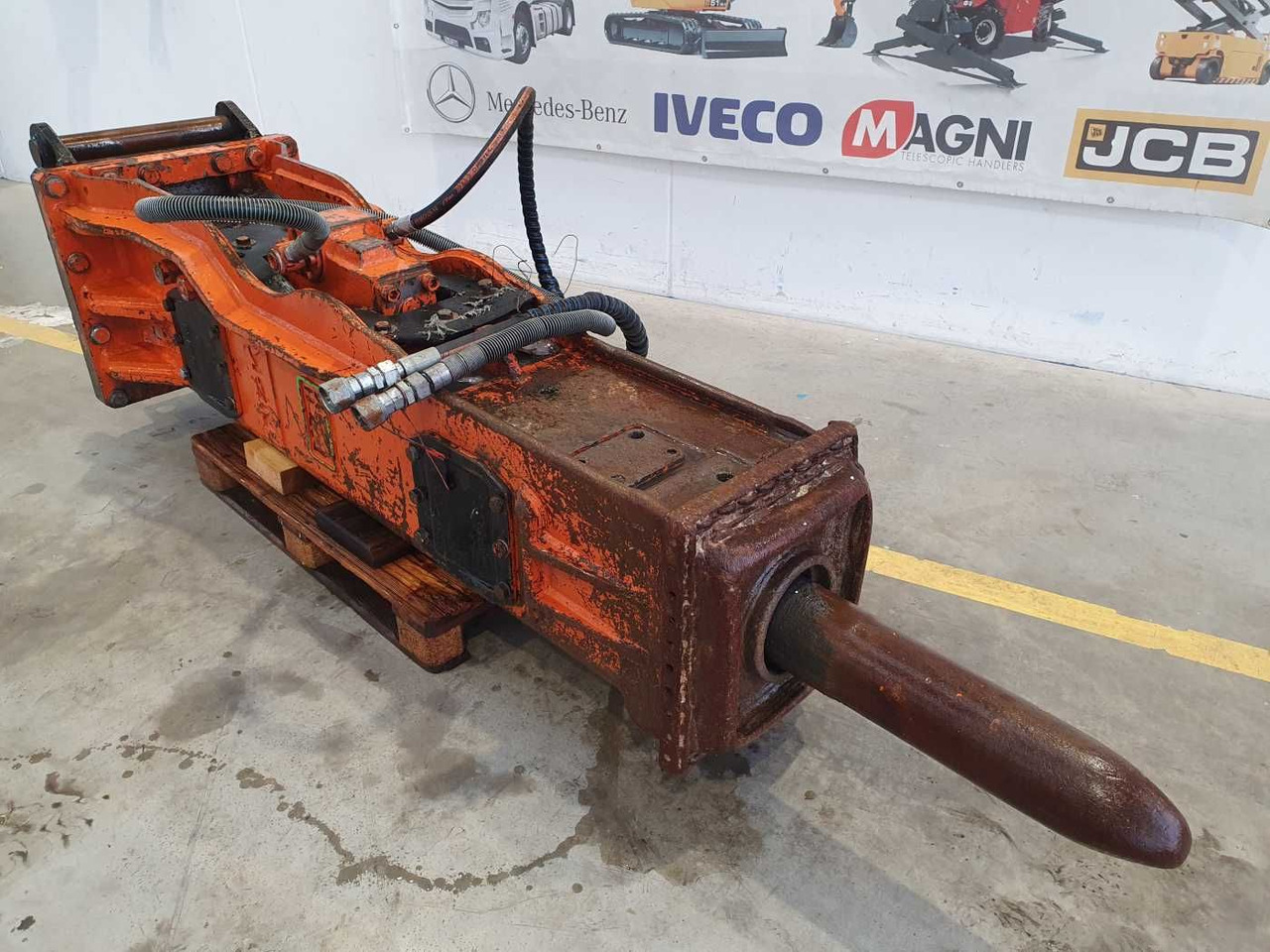 NPK GH 15 Enviro Hydraulikhammer 28-45to MS25 - Hidraulikus törőfej - Építőipari gépek: 3 kép. NPK GH 15 Enviro Hydraulikhammer 28-45to MS25 - Hidraulikus törőfej - Építőipari gépek: 3 kép.