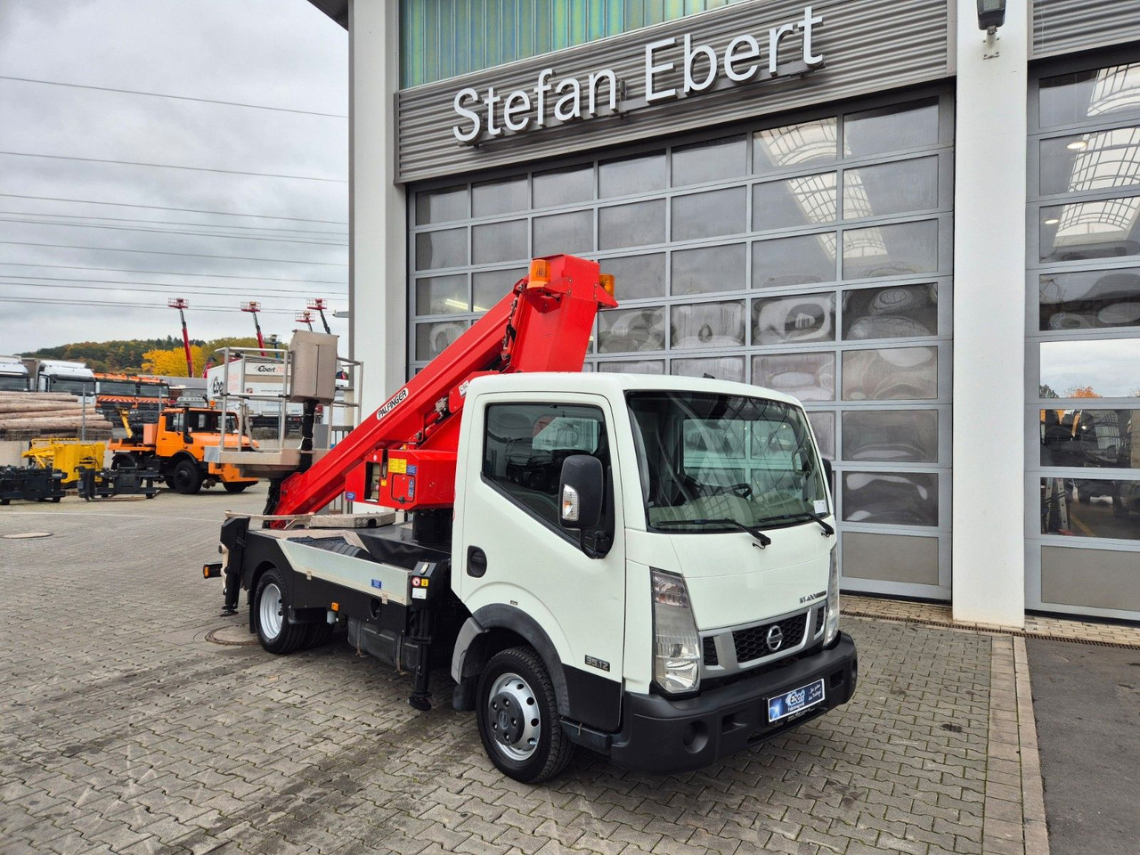 Nissan Cabstar NT400 Palfinger P 160 TX 16m 1.104h - Emelőkosaras teherautó: 3 kép. Nissan Cabstar NT400 Palfinger P 160 TX 16m 1.104h - Emelőkosaras teherautó: 3 kép.