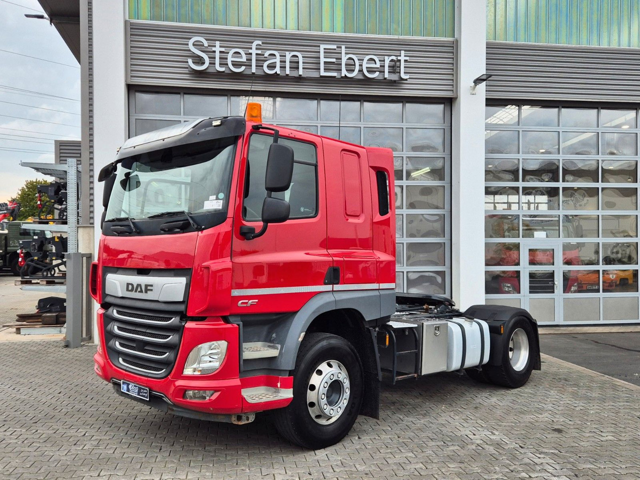 DAF CF 450 FT 4x2 Hydraulik Alu-Felgen Bett - Nyergesvontató: 1 kép. DAF CF 450 FT 4x2 Hydraulik Alu-Felgen Bett - Nyergesvontató: 1 kép.