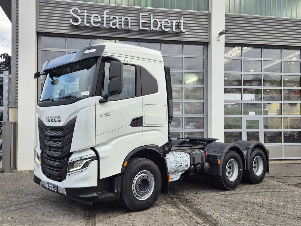 Iveco X-Way AS440X57TZ/P ON+ 6x4 Intarder Bett - Nyergesvontató: 3 kép. Iveco X-Way AS440X57TZ/P ON+ 6x4 Intarder Bett - Nyergesvontató: 3 kép.