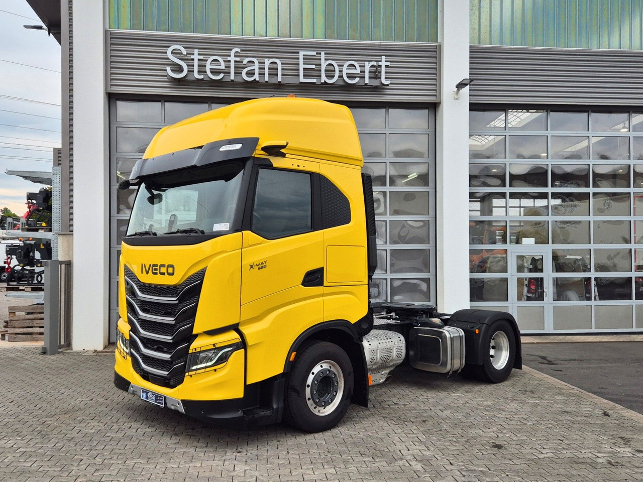 Iveco X-Way AS440X58T/FP ON 4x2 Hydraulik Mirror-Cams - Nyergesvontató: 3 kép. Iveco X-Way AS440X58T/FP ON 4x2 Hydraulik Mirror-Cams - Nyergesvontató: 3 kép.