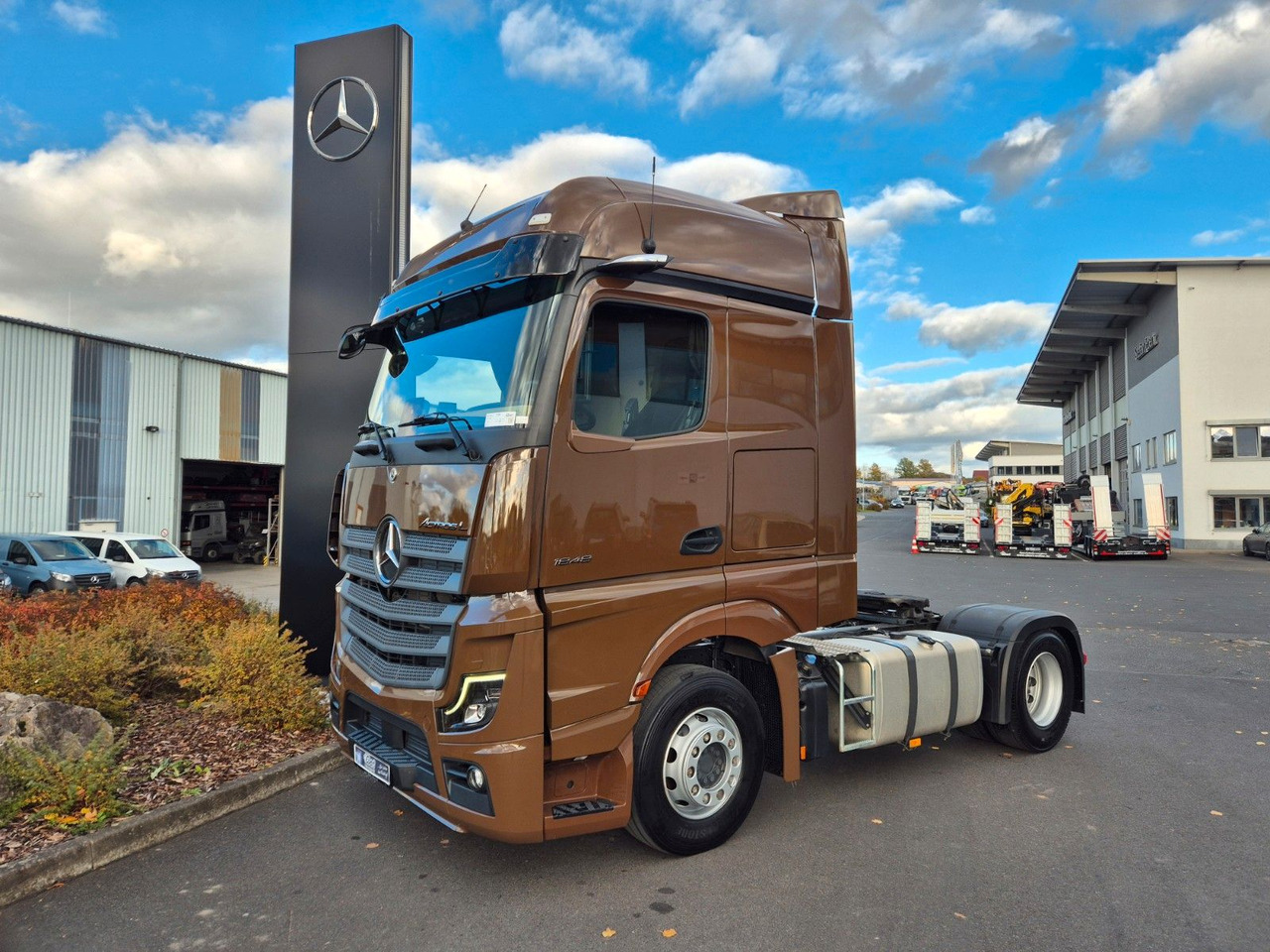 Mercedes-Benz Actros 1848 LS Öl-Retarder Standklima BigSpace - Nyergesvontató: 3 kép. Mercedes-Benz Actros 1848 LS Öl-Retarder Standklima BigSpace - Nyergesvontató: 3 kép.