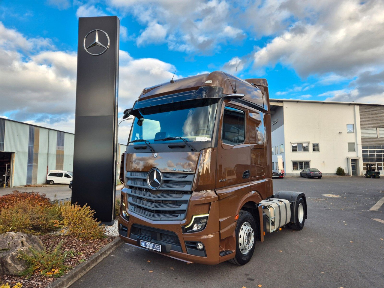 Mercedes-Benz Actros 1848 LS Öl-Retarder Standklima BigSpace - Nyergesvontató: 1 kép. Mercedes-Benz Actros 1848 LS Öl-Retarder Standklima BigSpace - Nyergesvontató: 1 kép.