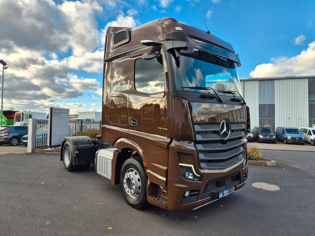 Mercedes-Benz Actros 1848 LS Öl-Retarder Standklima BigSpace - Nyergesvontató: 4 kép. Mercedes-Benz Actros 1848 LS Öl-Retarder Standklima BigSpace - Nyergesvontató: 4 kép.