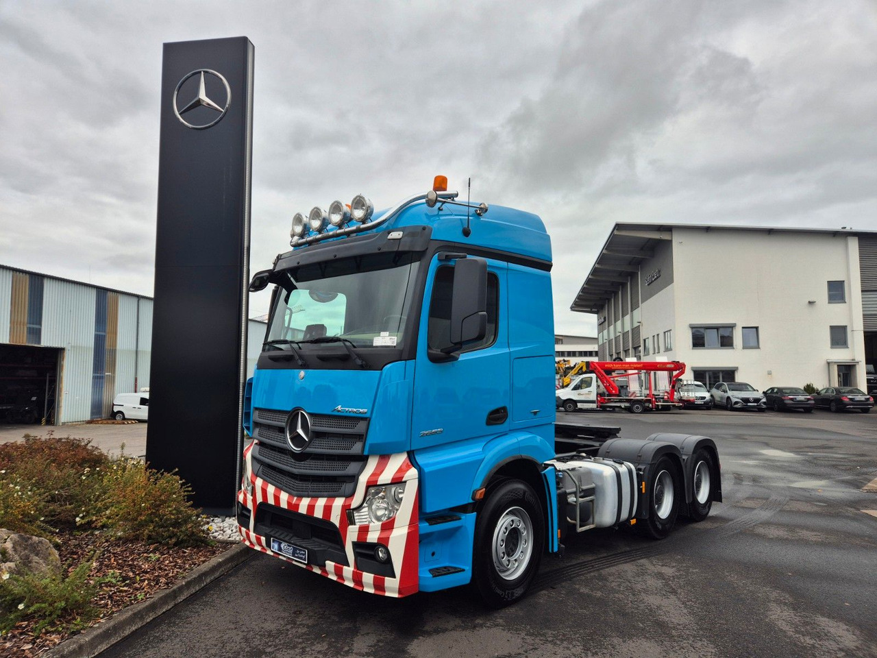 Mercedes-Benz Actros 2653 LS 6x4 Retarder 120.000kg - Nyergesvontató: 1 kép. Mercedes-Benz Actros 2653 LS 6x4 Retarder 120.000kg - Nyergesvontató: 1 kép.