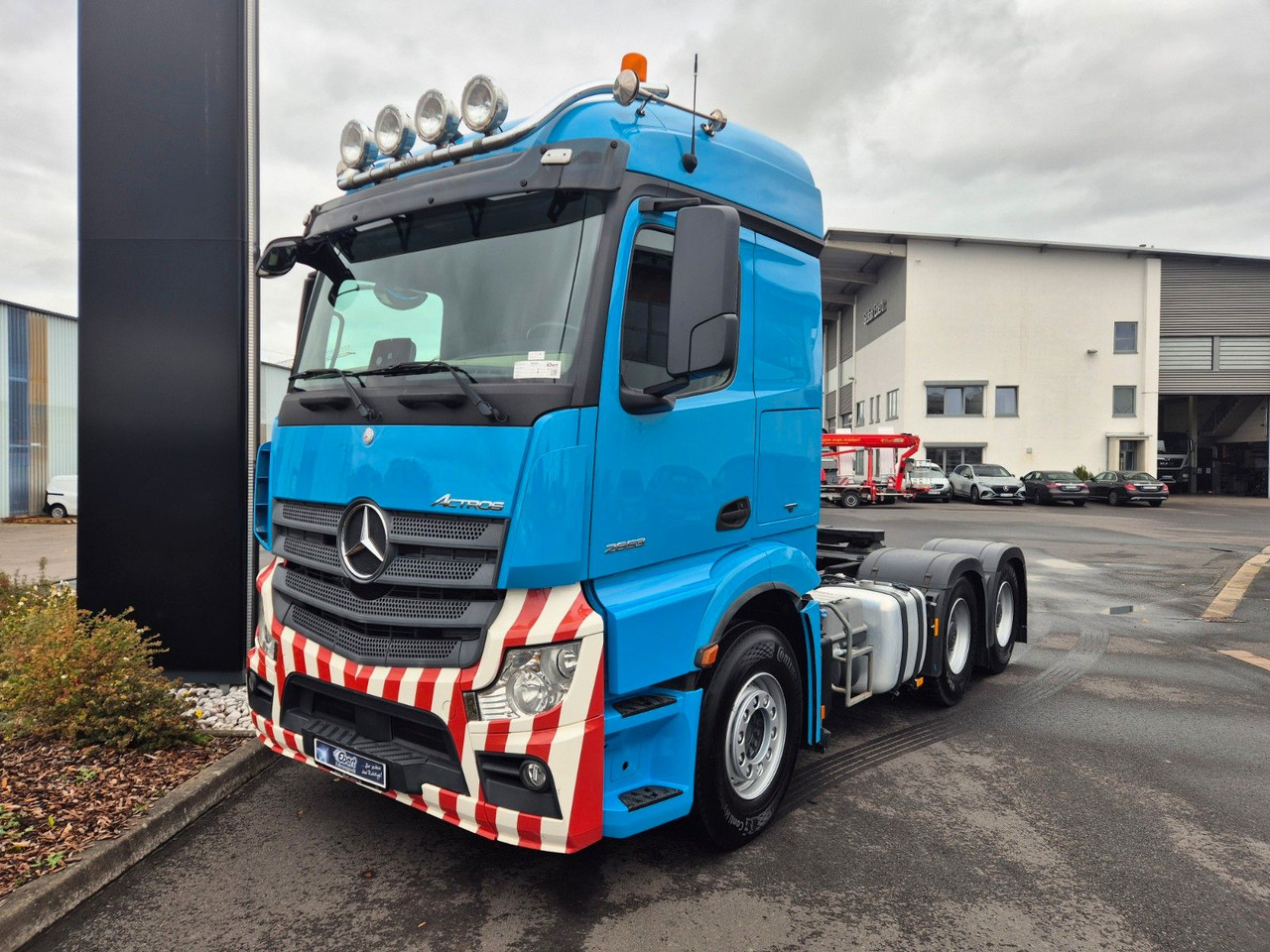 Mercedes-Benz Actros 2653 LS 6x4 Retarder 120.000kg - Nyergesvontató: 2 kép. Mercedes-Benz Actros 2653 LS 6x4 Retarder 120.000kg - Nyergesvontató: 2 kép.