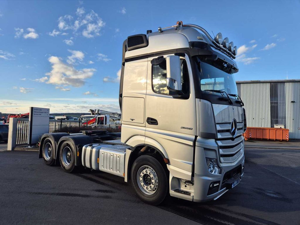 Mercedes-Benz Actros 2658 LS 6x4 Turbo Retarder 120t BigSpace - Nyergesvontató: 4 kép. Mercedes-Benz Actros 2658 LS 6x4 Turbo Retarder 120t BigSpace - Nyergesvontató: 4 kép.