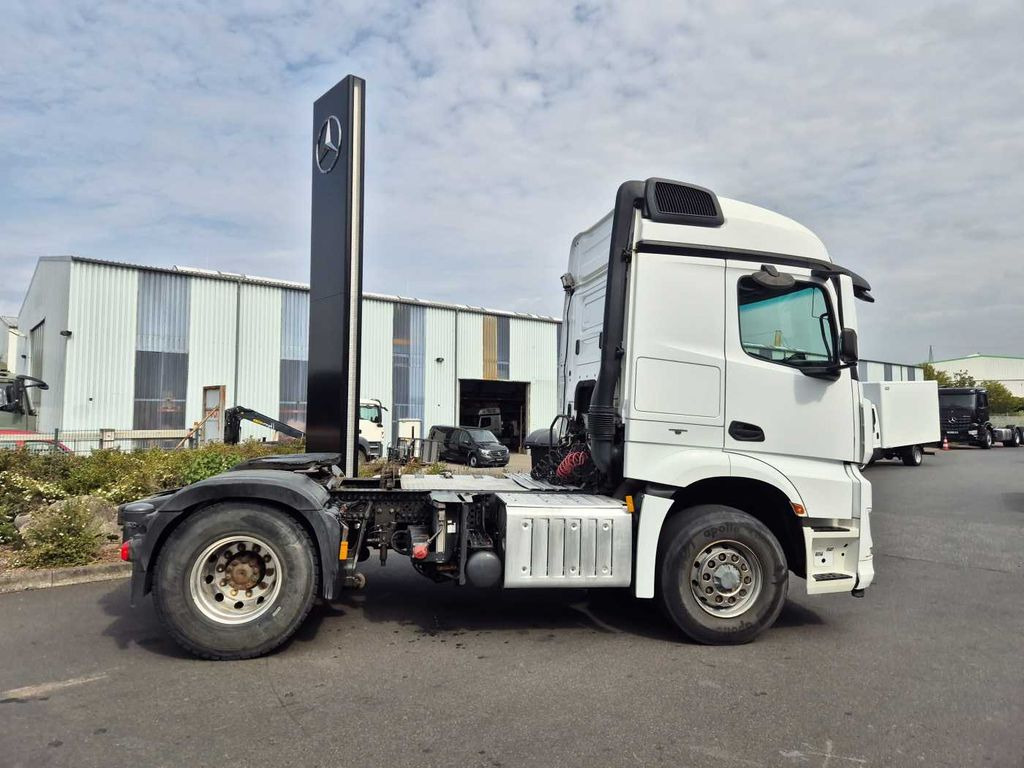 Mercedes-Benz Arocs 1845 LS 4x4 HAD Retarder Hydraulik Navi Mercedes-Benz Arocs 1845 LS 4x4 HAD Retarder Hydraulik Navi - Nyergesvontató: 5 kép. Mercedes-Benz Arocs 1845 LS 4x4 HAD Retarder Hydraulik Navi Mercedes-Benz Arocs 1845 LS 4x4 HAD Retarder Hydraulik Navi - Nyergesvontató: 5 kép.