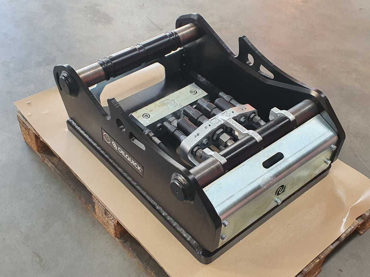 OilQuick OQ70/55 Adapterplatte für Westtech NEU - Gyorscsatlakozó: 2 kép. OilQuick OQ70/55 Adapterplatte für Westtech NEU - Gyorscsatlakozó: 2 kép.
