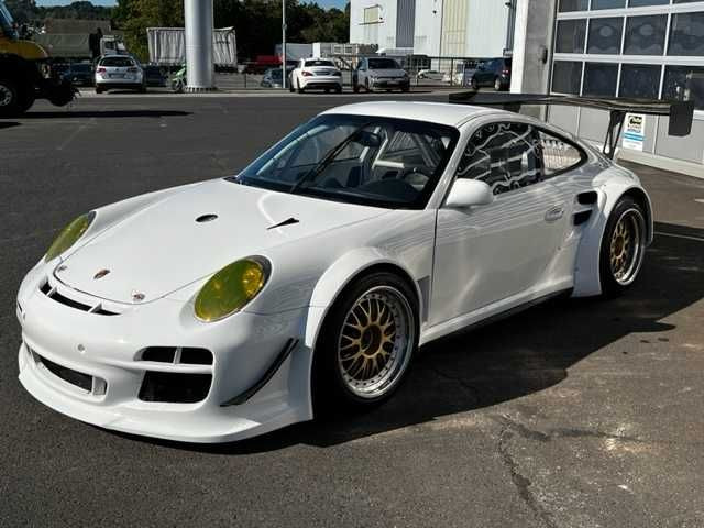 Porsche 997 GT2 RSR Rennwagen - Autó: 4 kép. Porsche 997 GT2 RSR Rennwagen - Autó: 4 kép.