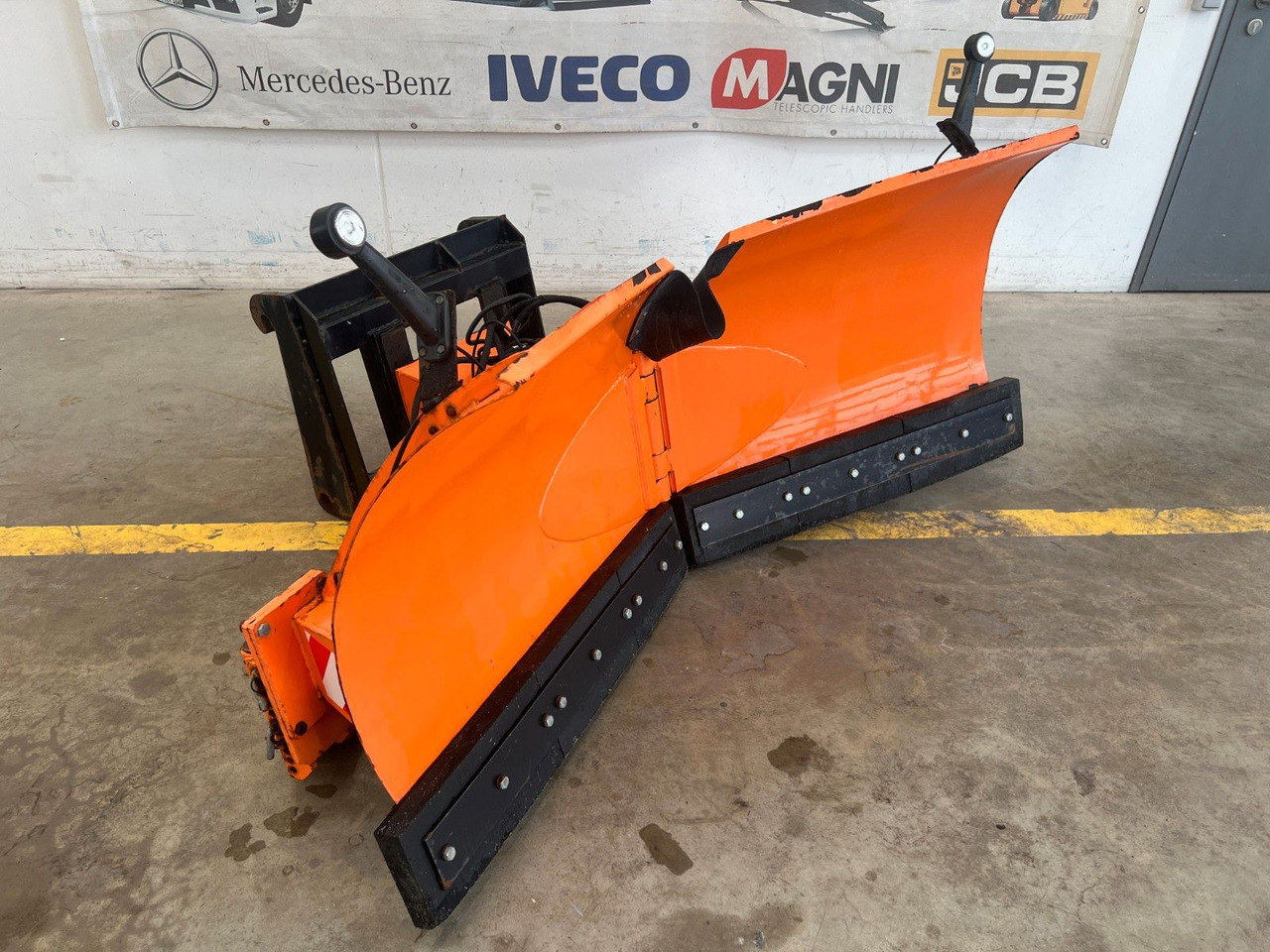 Pronar PU-1700 Schneeschild / 2011 / 1.930 mm - Hóeke: 3 kép. Pronar PU-1700 Schneeschild / 2011 / 1.930 mm - Hóeke: 3 kép.