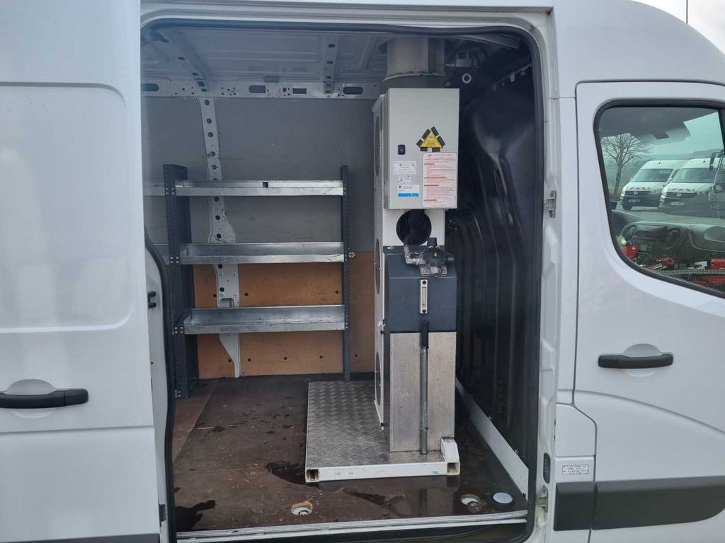 Emelőkosaras teherautó, Kisteherautó Renault Master 2.3 dCi / France Elevateur 121FT, 12m: 8 kép.