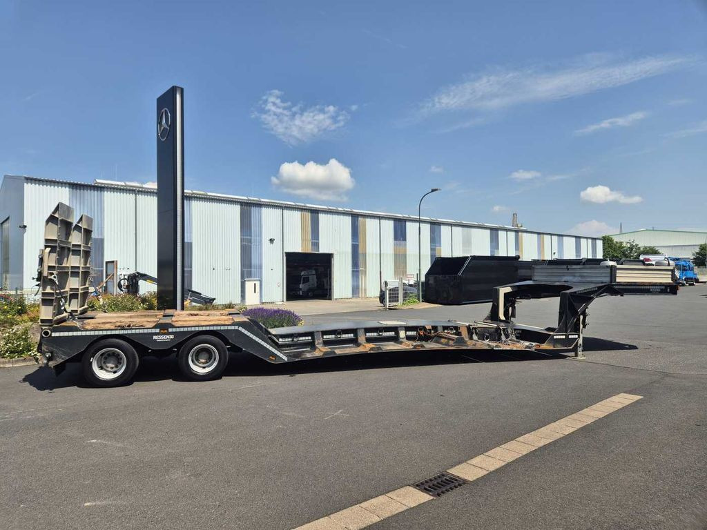 Ressenig SATL2-400 teleskop.-Maschinentieflader Ressenig SATL2-400 teleskop.-Maschinentieflader - Félpótkocsi mélybölcsős: 4 kép. Ressenig SATL2-400 teleskop.-Maschinentieflader Ressenig SATL2-400 teleskop.-Maschinentieflader - Félpótkocsi mélybölcsős: 4 kép.