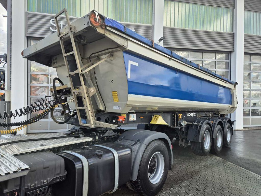 Schmitz Cargobull SGF*S3 SKI 24 SL 7.2 Mulde 23m³ Liftachse 7x - Félpótkocsi billenőplatós: 2 kép. Schmitz Cargobull SGF*S3 SKI 24 SL 7.2 Mulde 23m³ Liftachse 7x - Félpótkocsi billenőplatós: 2 kép.