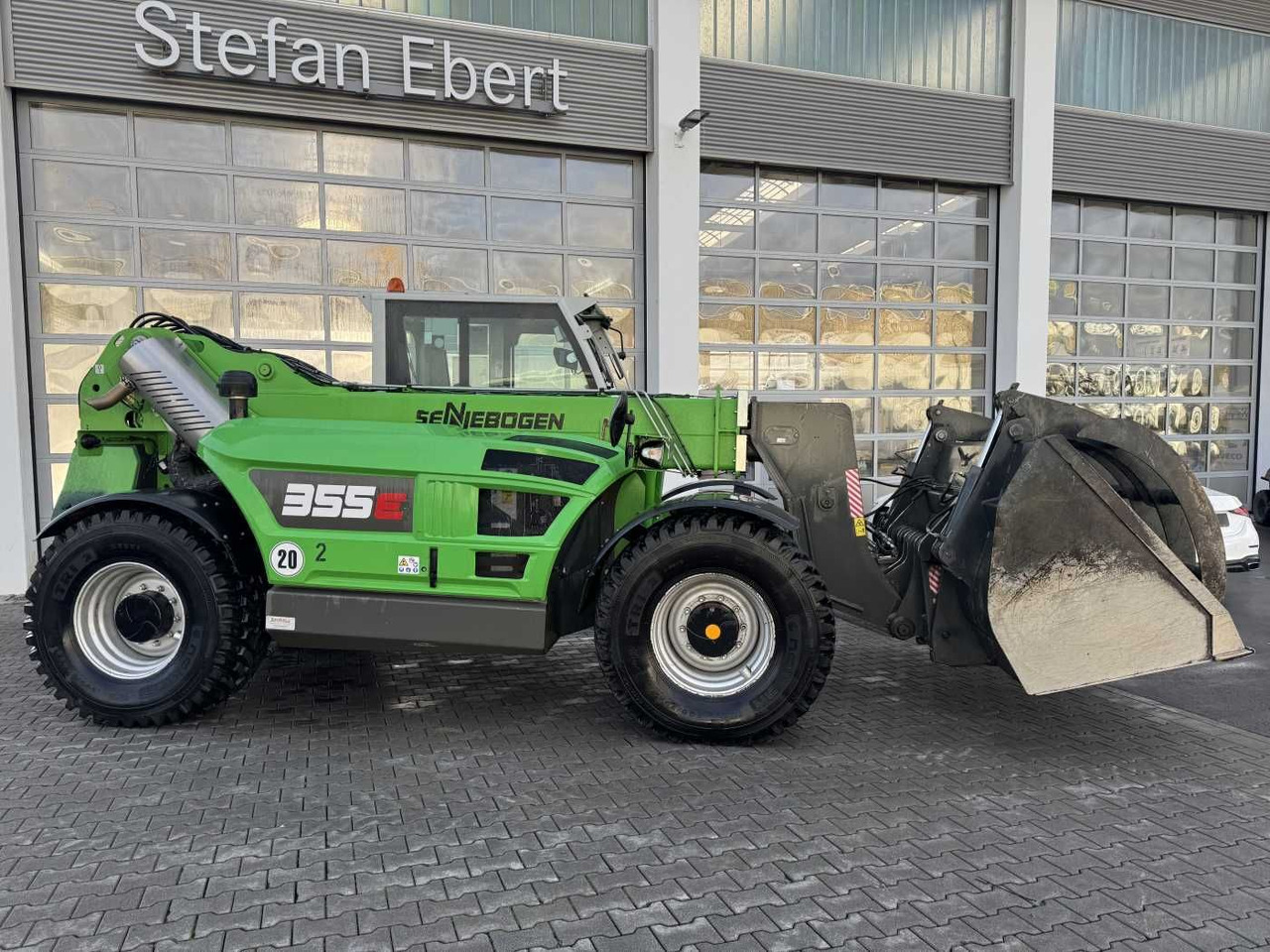 Sennebogen 355 E / Greifschaufel / nur 2.260h! - Teleszkópos rakodó: 2 kép. Sennebogen 355 E / Greifschaufel / nur 2.260h! - Teleszkópos rakodó: 2 kép.