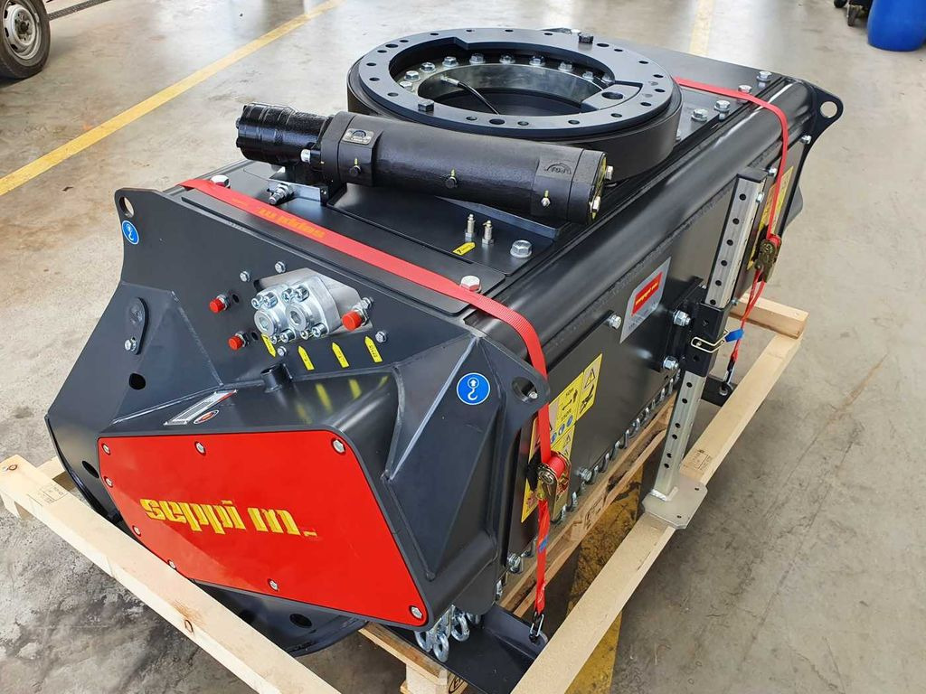 Seppi M. BMS 125 / 13-30t Forstmulcher Drehmotor - Erdészeti mulcsozó: 5 kép. Seppi M. BMS 125 / 13-30t Forstmulcher Drehmotor - Erdészeti mulcsozó: 5 kép.