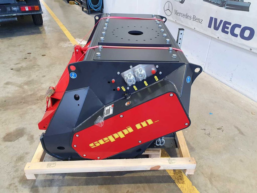 Seppi M. BMS 125 / 13-30t /Forstmulcher/lagernd! - Erdészeti mulcsozó: 4 kép. Seppi M. BMS 125 / 13-30t /Forstmulcher/lagernd! - Erdészeti mulcsozó: 4 kép.