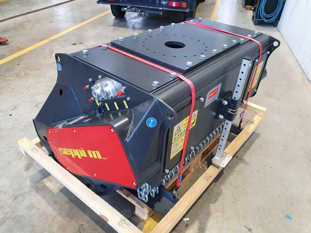 Seppi M. BMS 125 / 13-30t /Forstmulcher/lagernd! - Erdészeti mulcsozó: 5 kép. Seppi M. BMS 125 / 13-30t /Forstmulcher/lagernd! - Erdészeti mulcsozó: 5 kép.